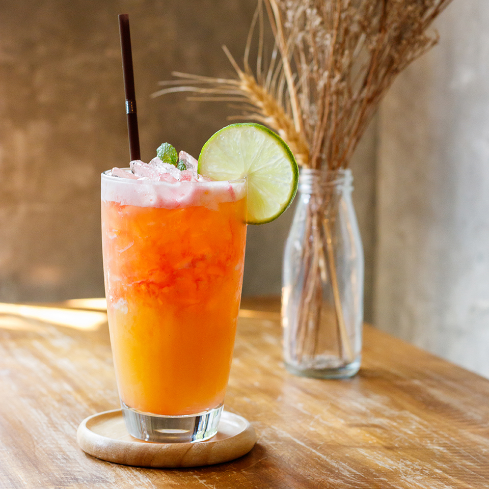 Cocktail aux pêches, une recette savoureuse par Lassonde Service Alimentaire