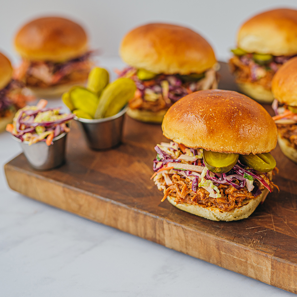 Sandwichs au porc effiloché, une recette savoureuse par Lassonde Service Alimentaire